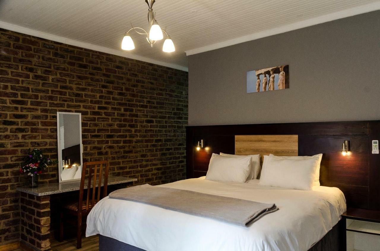 The Woodsman Bed And Breakfast Сабие Екстериор снимка